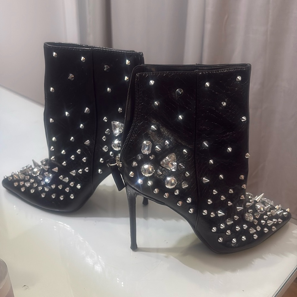 STEVE MADDEN spike booties. 
Size 8 1/2